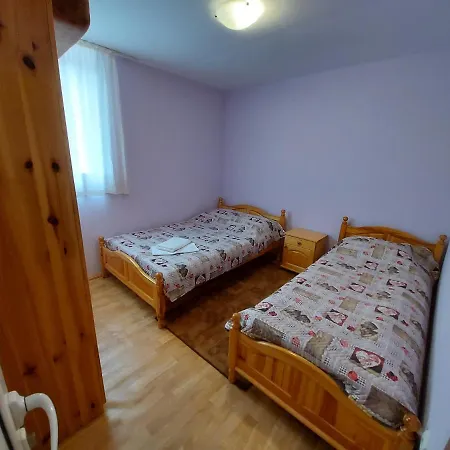 Вили Ловен Рай Holiday home *