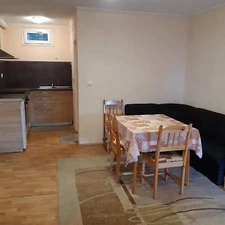 Вили Ловен Рай Holiday home *